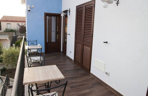 Marina di Palma Bed & Breakfast | VILLA LU ’The place where every room admires the sea .