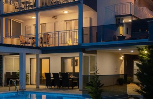 Stanici Villa | * Villa Lucic Omis * for 1-10 people with a wonderful sea view
