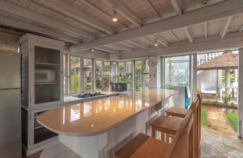Dencarik Villa | Villa Lumbung - Private, Amazing & Authentic Beachfront Villa