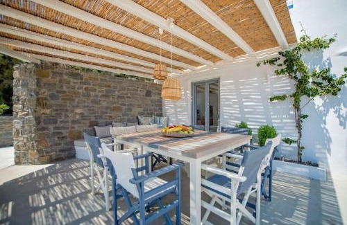 Stelida Villa | Villa Luna Bianca, located in Stelida Naxos area.