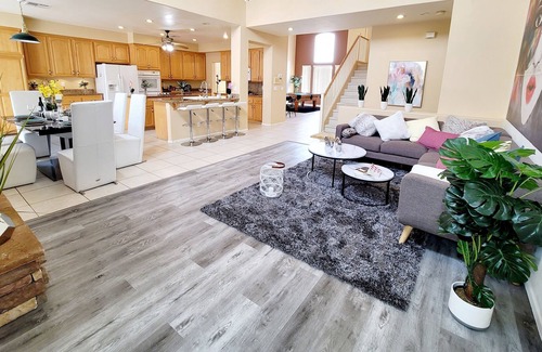 Silverado Ranch Villa | Villa Luxur- Modern Stylish house W/ Gym & Spa