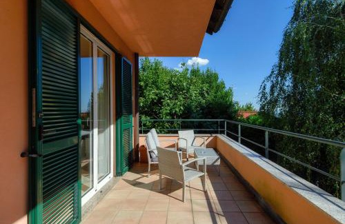 San Fermo della Battaglia Villa | Villa Marta by Quokka 360 - 15 minutes from the centre of Como