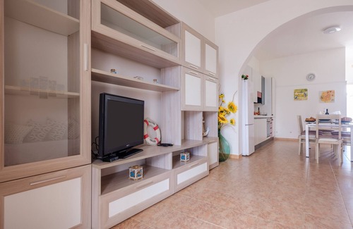 Torre Lapillo Villa | Villa 'Maestrale Torre Lapillo' with Private Terrace, Wi-Fi and Air Conditioning