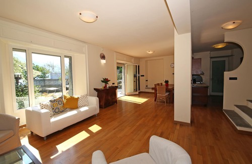 Oliveto Lario Villa | Villa Magnolia, Oliveto Lario, Italy