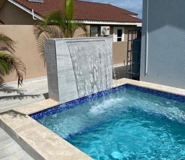 Falmouth House | Villa Maison de Soleil