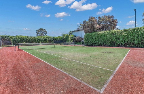 Echuca House | Villa Mala Summary: W