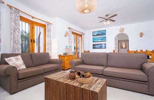 Arnella Villa | Villa Manana by Interhome