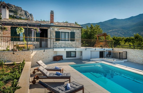 Klis Villa | Villa Manda Korina - Three-Bedroom Villa with Private Pool