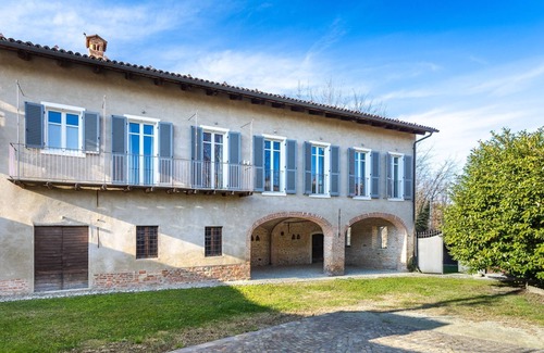 Monforte d'Alba Villa | Villa Manzoni, Luxury Cottage