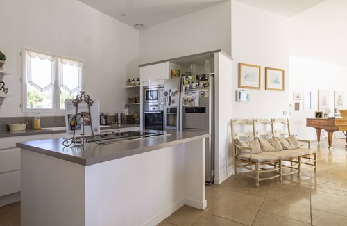Saint-Martin-de-Crau Villa | Villa Marie en Provence - Great holiday house with great poolhouse