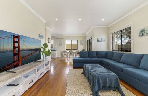 Ettalong Beach House | Villa Mare Ettalong Beach