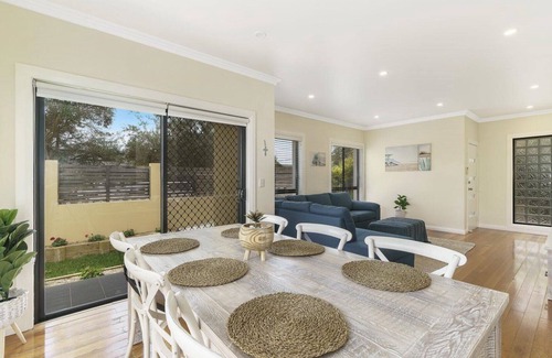Ettalong Beach House | Villa Mare Ettalong Beach