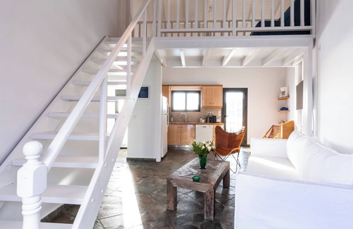 Ormos Agiou Ioannou Villa | Villa MareSole Life by the sea
