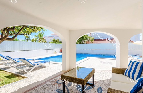 Areias de Sao Joao House | Villa Margarida - heatable pool, walking distance to beach & restaurants