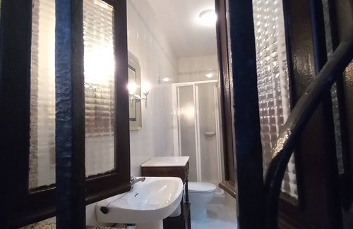 Poo House | Villa Maria