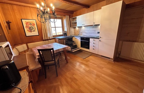 Fuegen Apartment | Villa Marianne with a beautiful view of the mountains