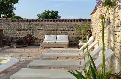 Courcon House | Villa Marie