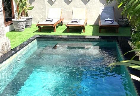 Kartika Plaza Villa | Villa MARIE - KUTA - 6 Bedroom 4 Bathroom Villa - Great Location !