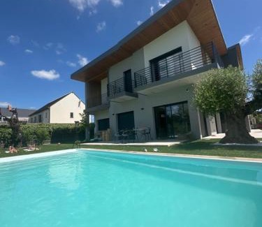L'Isle-Adam Villa | Villa Marina