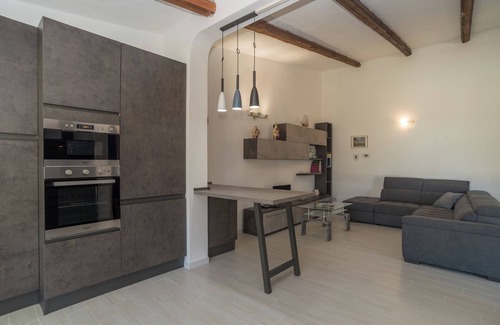 Budoni House | Villa Marisa with Pool, Garden & Wi-Fi