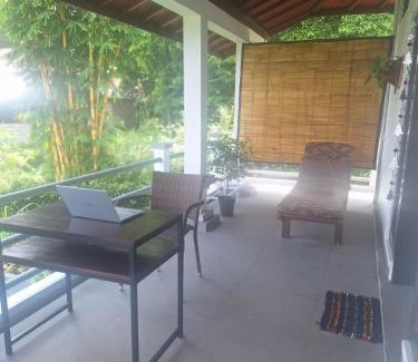 Kubutambahan Bed & Breakfast | Villa Markisa Pakisan