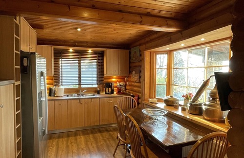 Oropos Ski Chalet | Villa Marrone Splendid Seaview