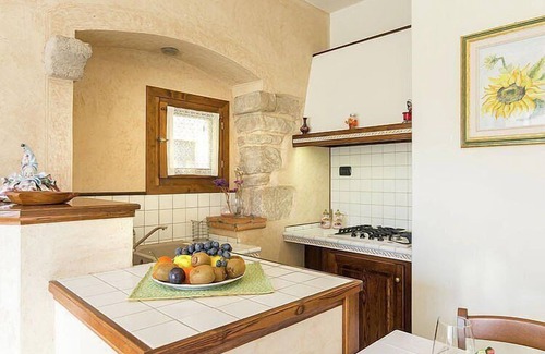 Miane House | Villa Marsica D: An elegant and welcoming apartment that is part of a villa immersed in a splendid landscape, in the heart of a wonderful little town, with Free WI-FI.