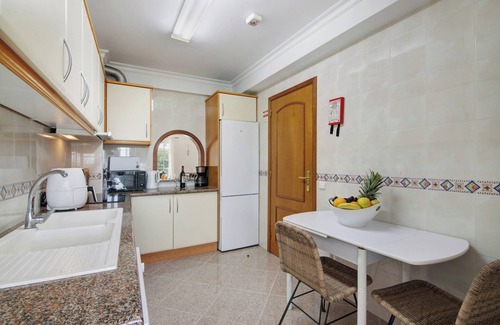 Vale de Carro Villa | Villa 'Martina' with Shared Pool, Wi-Fi and Air Conditioning
