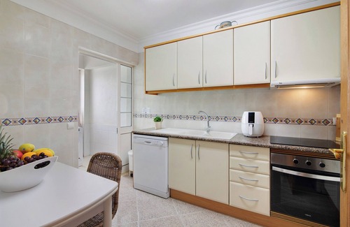 Vale de Carro Villa | Villa 'Martina' with Shared Pool, Wi-Fi and Air Conditioning