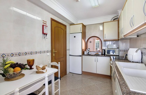 Vale de Carro Villa | Villa 'Martinique' with Shared Pool, Wi-Fi and Air Conditioning