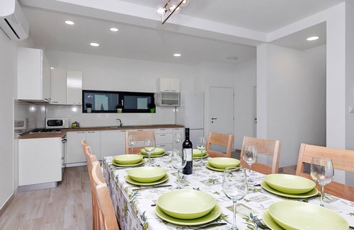 Veliko Brdo House | Villa Maslina with heated pool and fantastic sea views