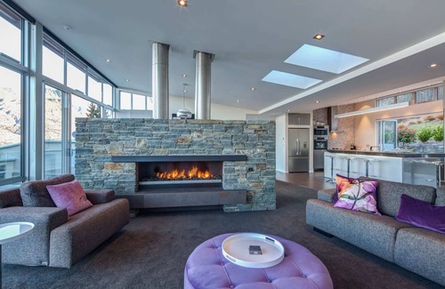 Fernhill Villa | Villa Matau | Gas Fire, Lake Views, A/C, BBQ