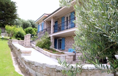 Badesi Villa | Villa Matilde - Paradiso Costiero, Fronte Mare, Terrazzo e Parcheggio Privato