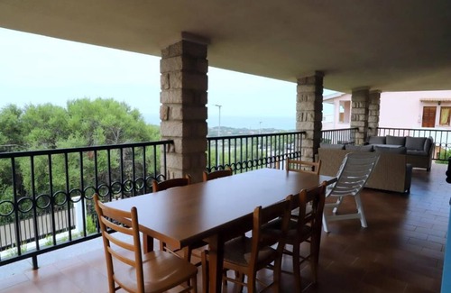 Badesi Villa | Villa Matilde - Paradiso Costiero, Fronte Mare, Terrazzo e Parcheggio Privato