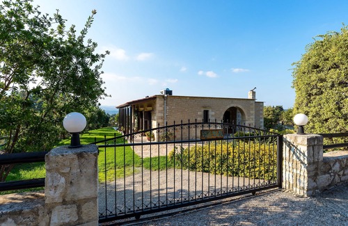 Maza Villa | Villa Maza, beautiful stone villa in traditional village Maza, Chania