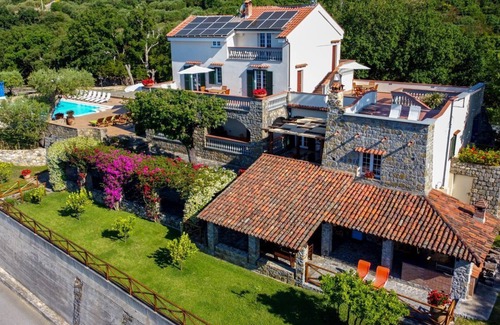 Villammare Villa | Villa Mediterraneo - Five Bedroom Villa, Sleeps 12
