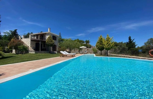 Spanokhorion House | Villa Melia Peaceful Retreat with Views