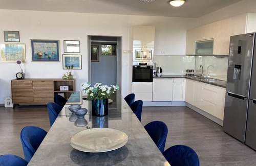Zelenka Villa | Villa Meri for 14 people Makarska
