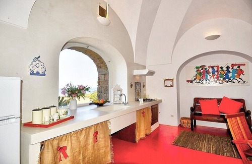 Pantelleria House | Villa Meriggio C: A characteristic and welcoming dammuso with the fascination of the typical and ancient houses of the island.