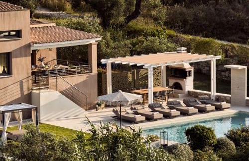Planos Villa | Villa Merovigli - Sea Views & Private Pool, Ideal for Large Groups, by ZanteWize