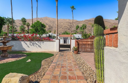 The Mesa House | Villa Mesa! Private Oasis! 3 bed/3 bath! Pool! Spa! Fireplace! Mtn View!