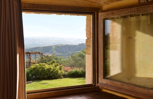 Guardea Villa | Villa Miavana - Five Bedroom Villa, Sleeps 10
