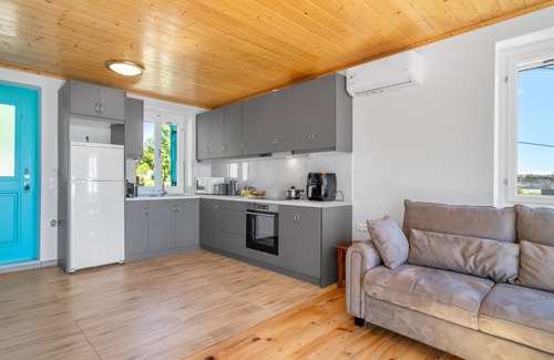 Ithaca Villa | Villa 'Milia's House' with Sea View, Wi-Fi and Air Conditioning