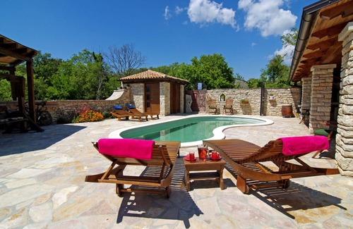 Sajini Villa | Villa Milica - certified Eco Home nThree-Bedroom villa with pool