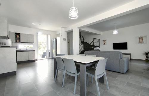Torre Colonna-sperone Villa | Villa Milicia