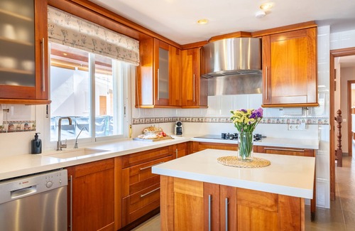 es Bacares Villa | Villa 'Mimosa' with Private Terrace, Wi-Fi and Air Conditioning