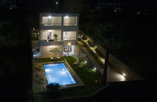 Plaka Villa | Villa Minos Plaka