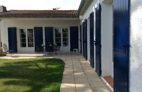 Morieres-les-Avignon Villa | VILLA MIREILLE CALME ARBOREE PISCINE SANS VIS A VIS SECURISEE