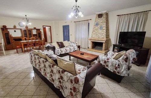 Tselendata House | Villa Mirella