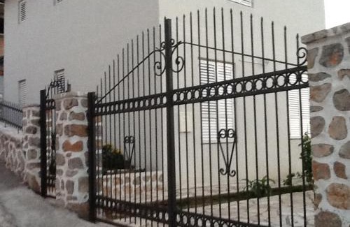 Lustica Villa | Villa Mirista